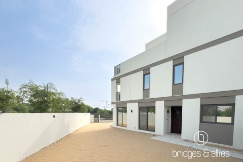 Villa in Dubai 4 bedrooms, 316.8 sq.m. № 42865 - photo 5
