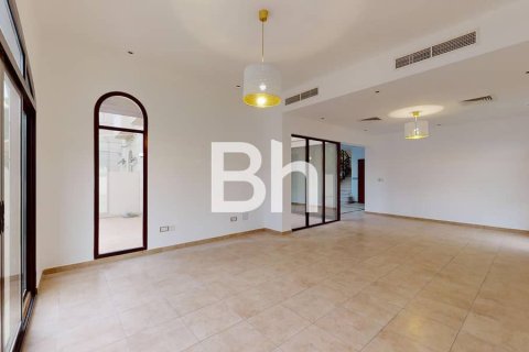 Adosado en Mudon, Dubai, 4 dormitorios, 353 m², № 57075 - foto 1