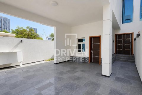 Villa en Al Barsha South, Al Barsha, Dubai, 3 dormitorios, 239.97 m², № 126187 - foto 4