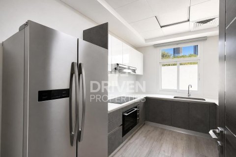 Villa en Al Barsha South, Al Barsha, Dubai, 3 dormitorios, 239.97 m², № 126187 - foto 19