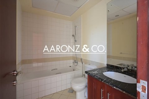 Снять в аренду виллу в Арабиан Ранчес, Дубай: 2 спальни, 208м², № 85165 - фото 16