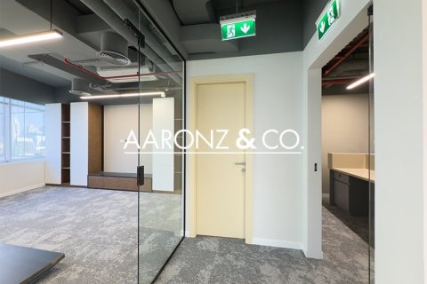Снять в аренду офис в Джумейра Лейк Тауэрс, Дубай: 111м², № 85160 - фото 9
