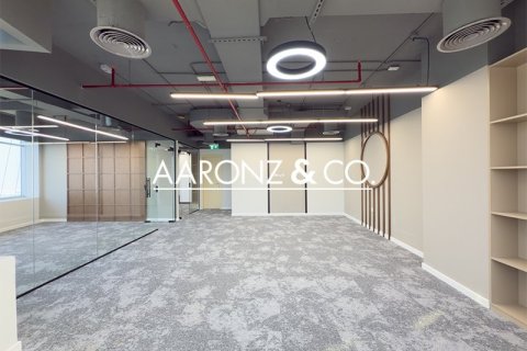 Офис в Джумейра Лейк Тауэрс, Дубай, 111м², № 85160