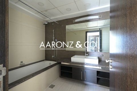 Apartment in 23 Marina, Dubai Marina, Dubai 4 bedrooms, 524 sq.m. № 85164 - photo 22