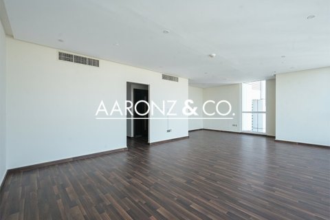 Apartment in 23 Marina, Dubai Marina, Dubai 4 bedrooms, 524 sq.m. № 85164 - photo 4