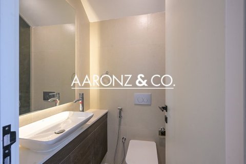 Apartment in Rukan, Dubai 3 bedrooms, 131 sq.m. № 85162 - photo 15