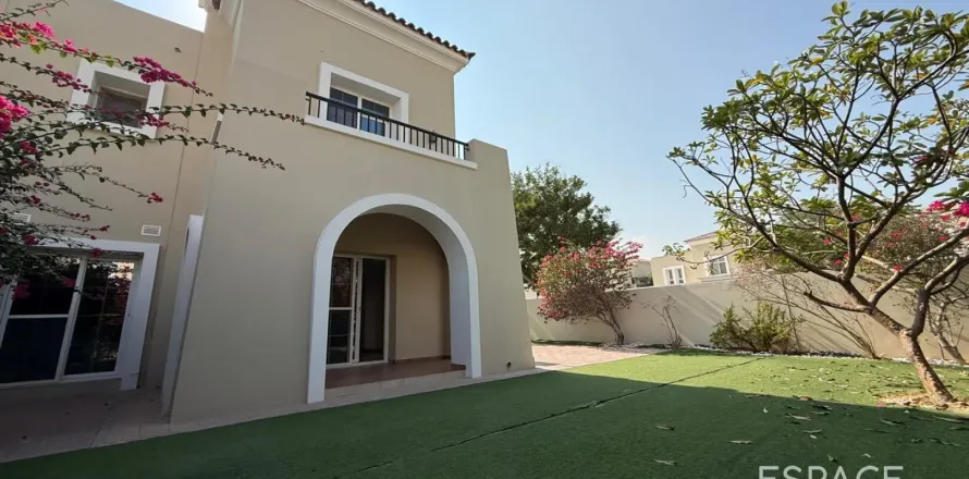 Villa in The Lakes, Dubai 3 bedrooms, 259 sq.m. № 72443