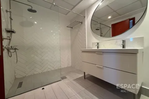 Villa in The Lakes, Dubai 3 bedrooms, 259 sq.m. № 72443 - photo 7