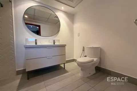 Villa in The Lakes, Dubai 3 bedrooms, 259 sq.m. № 72443 - photo 10