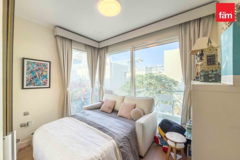 Villa in Dubai 4 bedrooms, 217 sq.m. № 84647 - photo 9