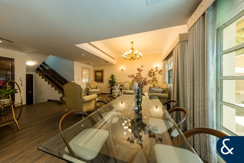 Купить таунхаус в Victory Heights, Dubai Sports City, Дубай: 3 спальни, 227м², № 75754 - фото 4