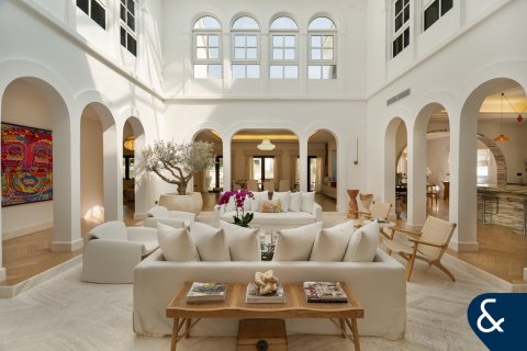 Villa in The Villa, Dubai 5 bedrooms, 780 sq.m. № 75742 - photo 2