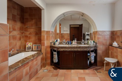 Villa in The Villa, Dubai 5 bedrooms, 780 sq.m. № 75742 - photo 12