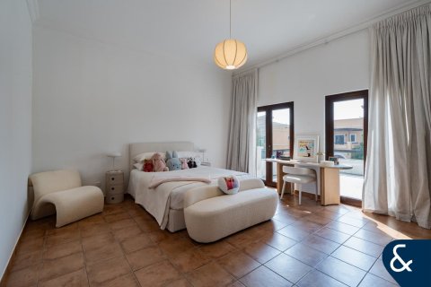 Villa in The Villa, Dubai 5 bedrooms, 780 sq.m. № 75742 - photo 13