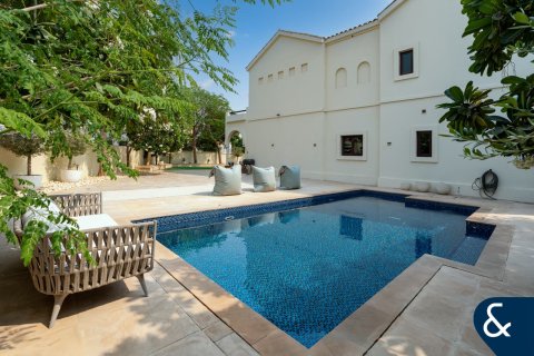 Villa in The Villa, Dubai 5 bedrooms, 780 sq.m. № 75742 - photo 17
