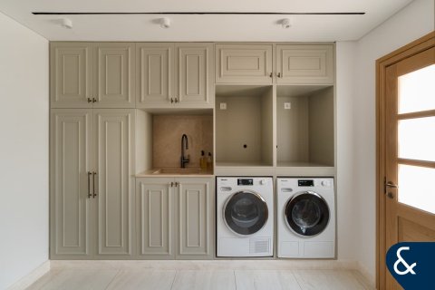 Villa in The Villa, Dubai 5 bedrooms, 780 sq.m. № 75742 - photo 9