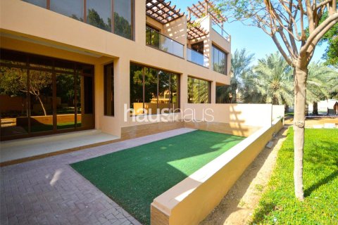Townhouse in Jumeirah Islands, Dubai 4 bedrooms, 312 sq.m. № 44296 - photo 2