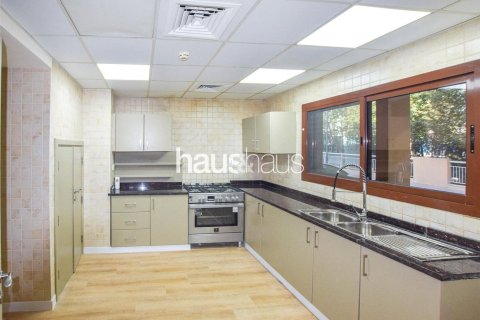 Townhouse in Jumeirah Islands, Dubai 4 bedrooms, 312 sq.m. № 44296 - photo 9