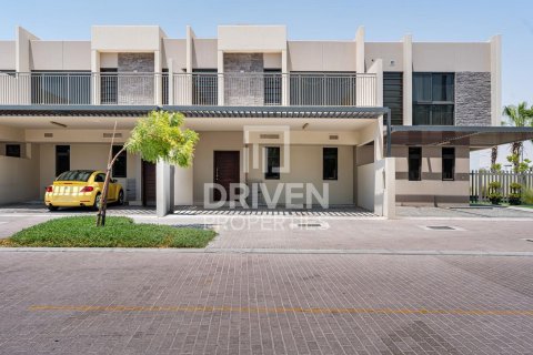 Townhouse in Dubai 3 bedrooms, 184.69 sq.m. № 137222