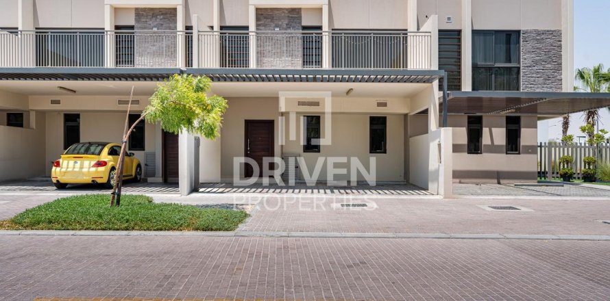 Townhouse in Dubai 3 bedrooms, 184.69 sq.m. № 137222