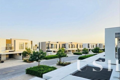 Townhouse in EMAAR South, Dubai South (Dubai World Central), Dubai 3 bedrooms, 144 sq.m. № 39679 - photo 7