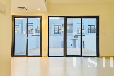 Townhouse in EMAAR South, Dubai South (Dubai World Central), Dubai 3 bedrooms, 144 sq.m. № 39679 - photo 3