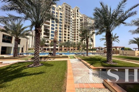 Apartment in Marina Residences, Palm Jumeirah, Dubai 2 bedrooms, 161 sq.m. № 39685 - photo 2