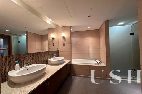 Apartment in Marina Residences, Palm Jumeirah, Dubai 2 bedrooms, 161 sq.m. № 39685 - photo 15
