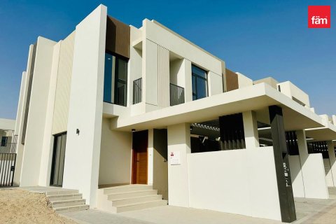 Villa en Dubai, 4 dormitorios, 300.7 m², № 22330 - foto 1
