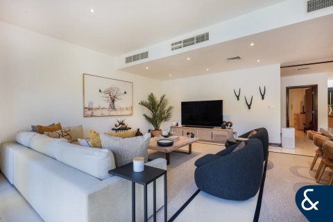 Villa in Arabian Ranches, Dubai 5 bedrooms, 937 sq.m. № 98681 - photo 5