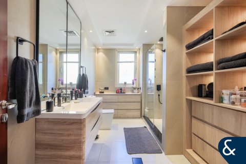 Villa in Arabian Ranches, Dubai 5 bedrooms, 937 sq.m. № 98681 - photo 26