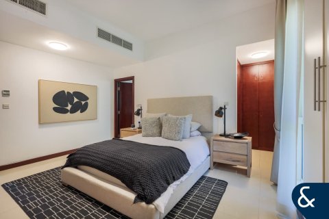 Villa in Arabian Ranches, Dubai 5 bedrooms, 937 sq.m. № 98681 - photo 10