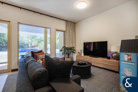 Villa in Arabian Ranches, Dubai 5 bedrooms, 937 sq.m. № 98681 - photo 14