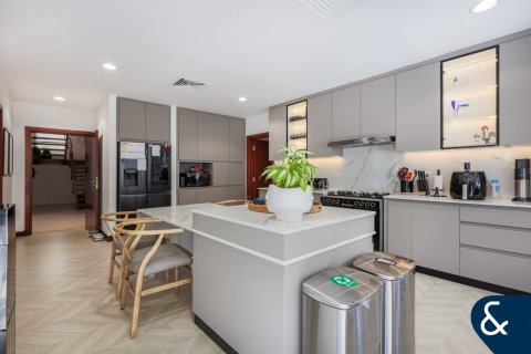 Villa in Arabian Ranches, Dubai 5 bedrooms, 937 sq.m. № 98681 - photo 13