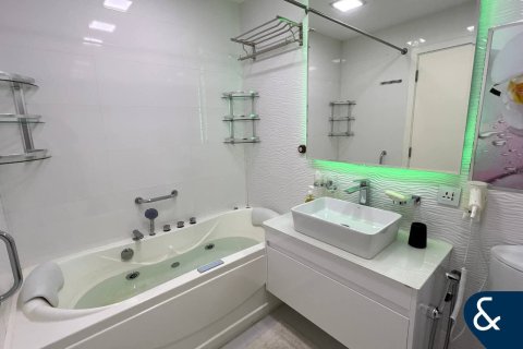 Apartment in Shams, Jumeirah Beach Residence, Dubai 2 bedrooms, 128 sq.m. № 98691 - photo 17