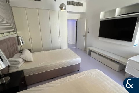 Apartment in Shams, Jumeirah Beach Residence, Dubai 2 bedrooms, 128 sq.m. № 98691 - photo 12