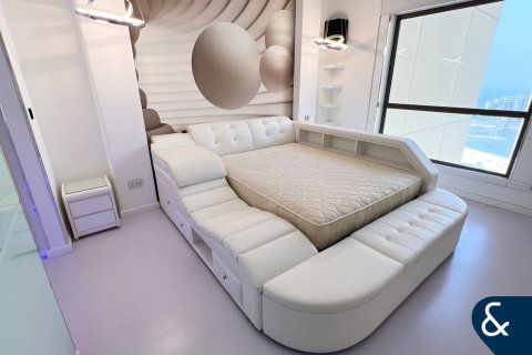 Apartment in Shams, Jumeirah Beach Residence, Dubai 2 bedrooms, 128 sq.m. № 98691 - photo 18