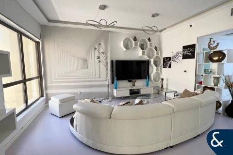 Apartment in Shams, Jumeirah Beach Residence, Dubai 2 bedrooms, 128 sq.m. № 98691 - photo 4