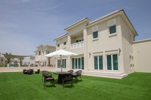 Townhouse in Al Furjan, Dubai 3 bedrooms, 267 sq.m. № 92426 - photo 2