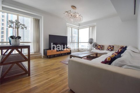 Купить квартиру в Emaar 6 Towers, Дубай Марина, Дубай: 3 спальни, 218м², № 43695 - фото 2