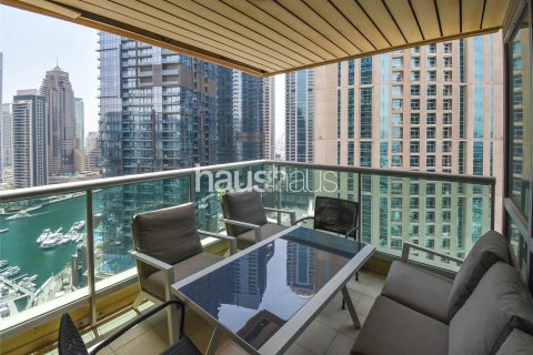 Купить квартиру в Emaar 6 Towers, Дубай Марина, Дубай: 3 спальни, 218м², № 43695 - фото 1