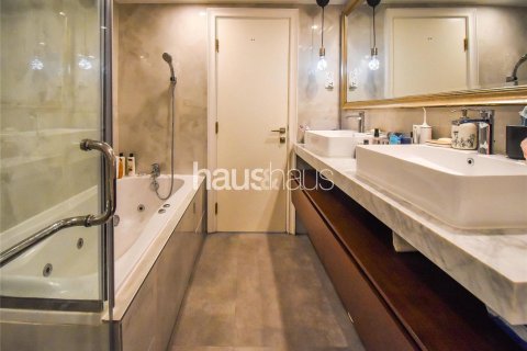 Купить квартиру в Emaar 6 Towers, Дубай Марина, Дубай: 3 спальни, 218м², № 43695 - фото 9