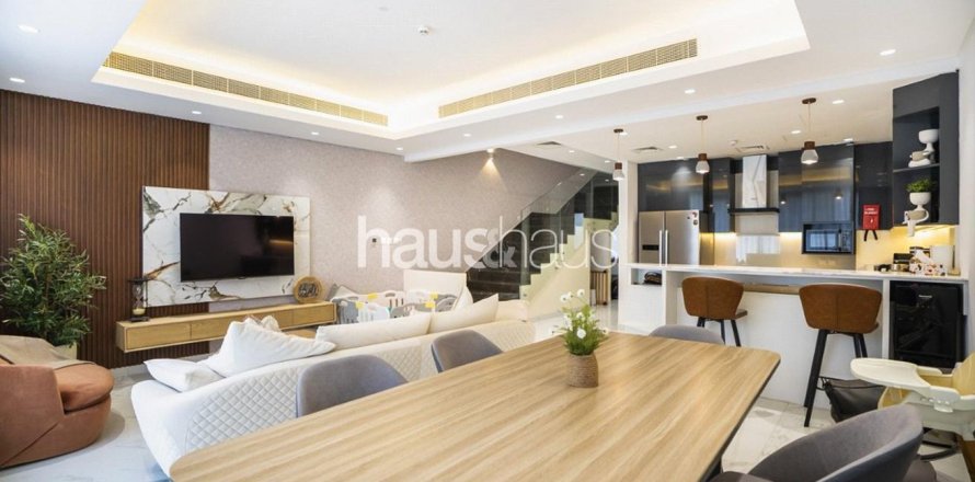 Adosado en Al Furjan, Dubai, 3 dormitorios, 294 m², № 43693
