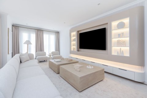 Townhouse in Dubai 5 bedrooms, 608 sq.m. № 55174 - photo 1