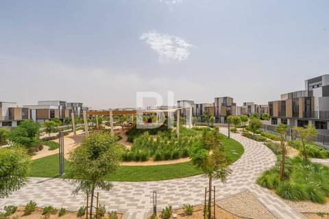 Townhouse in Mudon, Dubai 4 bedrooms, 279 sq.m. № 57758 - photo 1