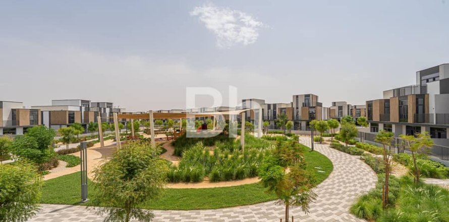 Townhouse in Mudon, Dubai 4 bedrooms, 279 sq.m. № 57758