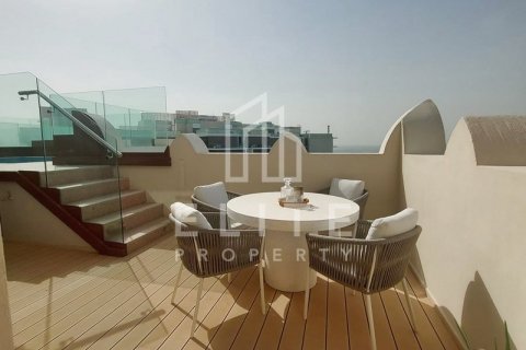 Apartment in Palm Jumeirah, Dubai 4 bedrooms, 485 sq.m. № 38944 - photo 25