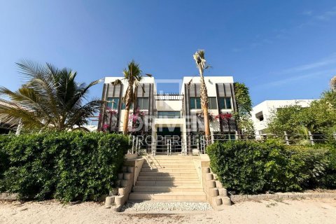 Villa in Signature Villas, Palm Jumeirah, Dubai 6 bedrooms, 1245.37 sq.m. № 128851 - photo 1