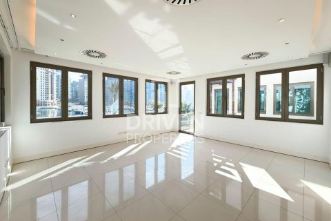Villa in Signature Villas, Palm Jumeirah, Dubai 6 bedrooms, 1245.37 sq.m. № 128851 - photo 15