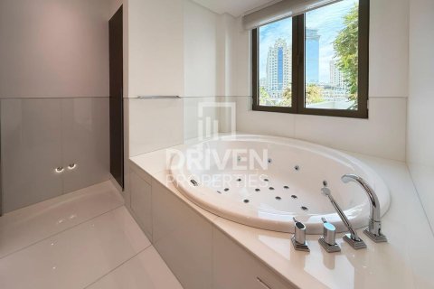 Villa in Signature Villas, Palm Jumeirah, Dubai 6 bedrooms, 1245.37 sq.m. № 128851 - photo 25